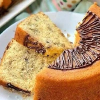 کیک ساده با شیر داغ