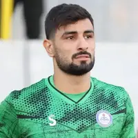 رونمایی از گلر سابق تراکتور در دربی نفتی‌ها