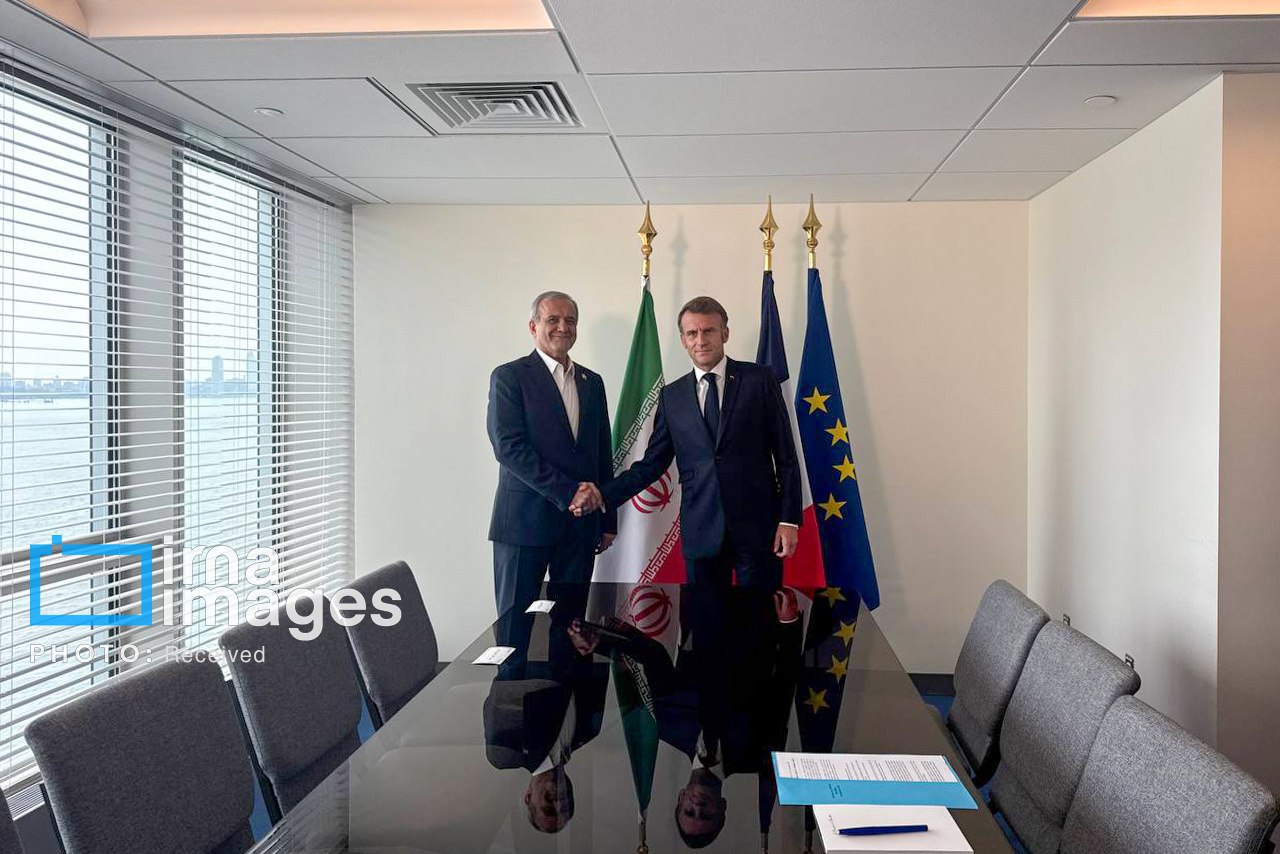 دیدار پزشکیان و مکرون 