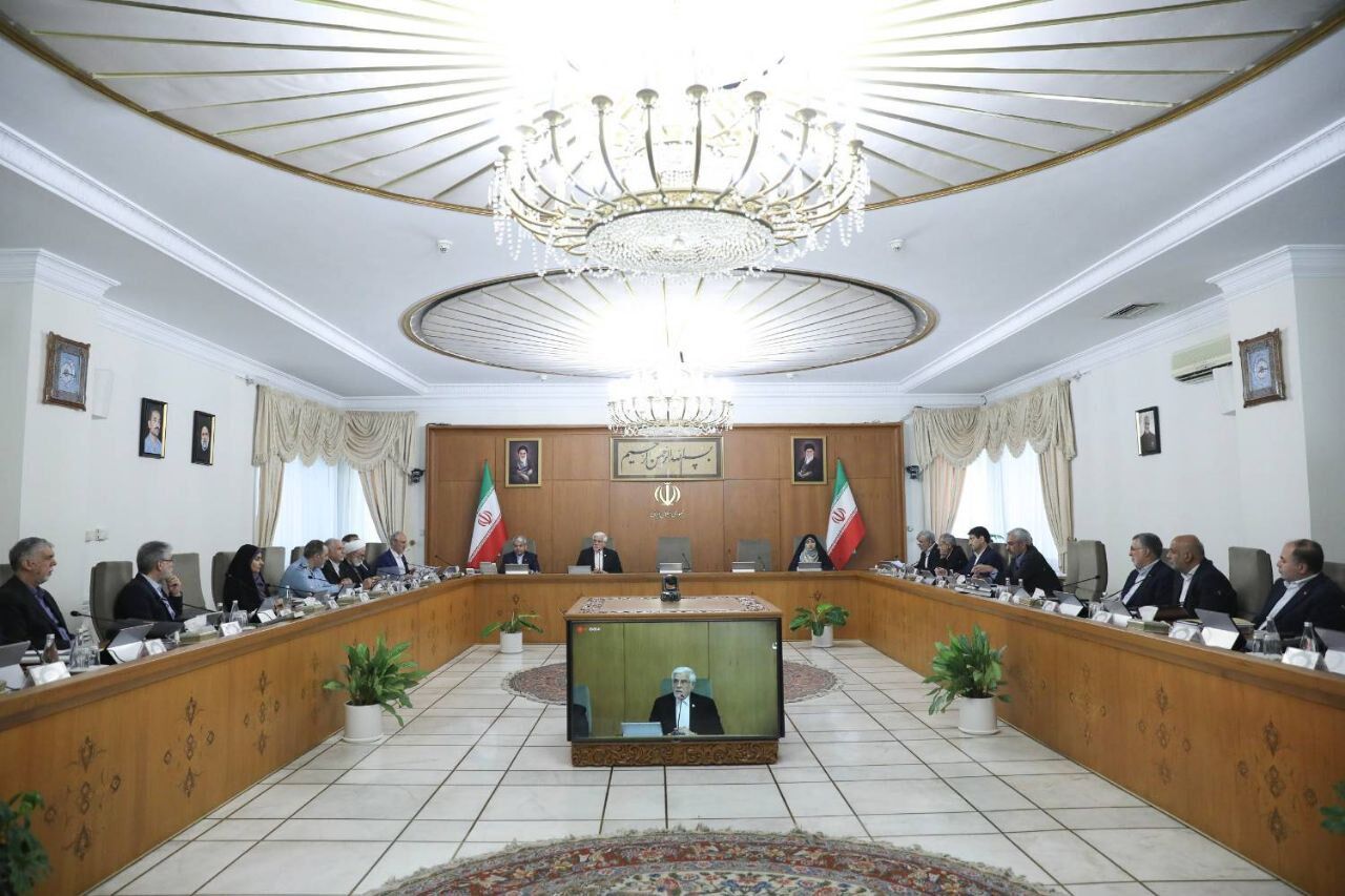 عارف: بیانات رهبر انقلاب، راهبرد دولت است