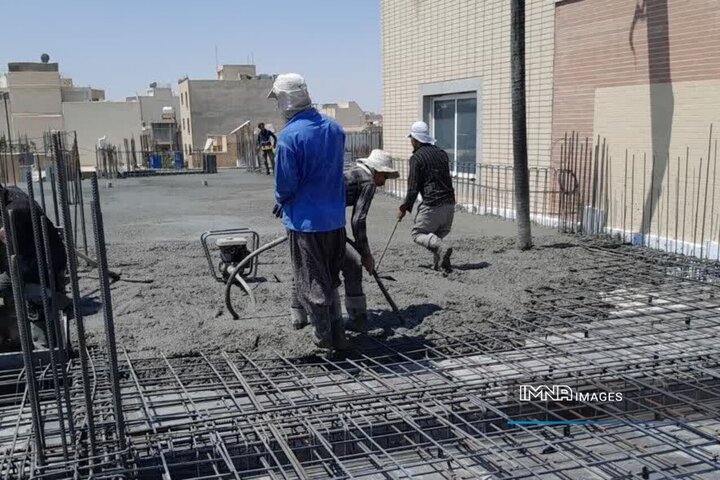 اتمام بتنریزی طبقه سوم پارکینگ طبقاتی مصلای اصفهان
