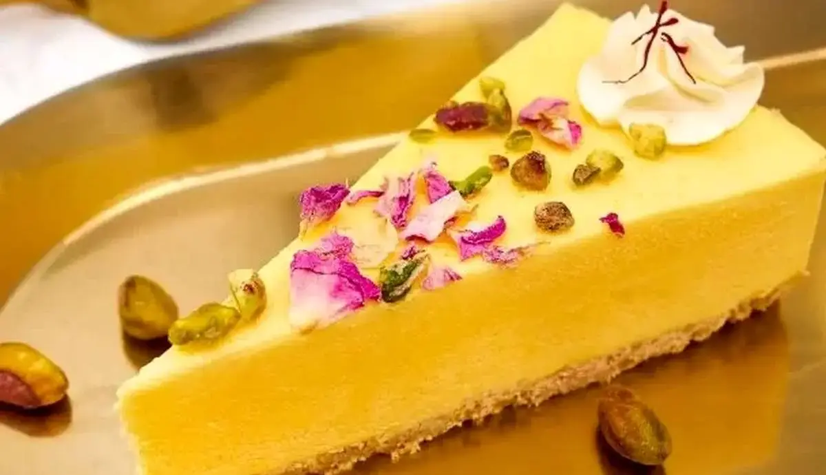 طرز تهیه کیک دسر زعفرانی؛ دسر خاص و خوشمزه