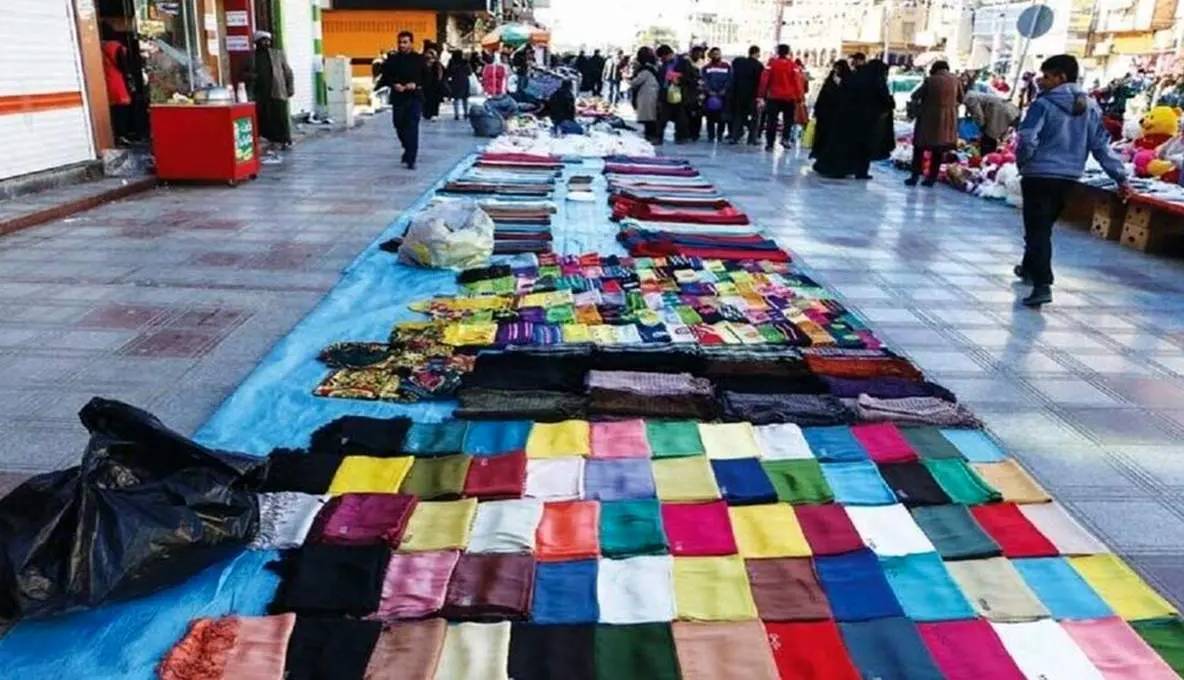 پیاده‌رو فروشی در خیابان‌های تهران