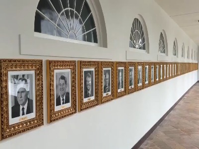 ترامپ حتی به عکس بایدن هم رحم نکرد