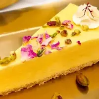 طرز تهیه کیک دسر زعفرانی؛ دسر خاص و خوشمزه