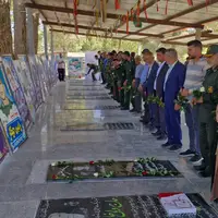 گلباران قبور مطهر شهدا در شهرستان‌های فارس