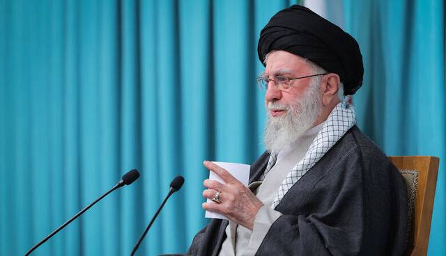 کیهان: سخنان راهگشای رهبر انقلاب بازی غرب و غربگرایان را به هم ریخت