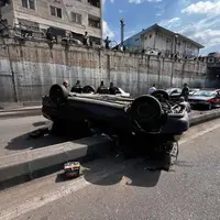 واژگونی خودرو حادثه‌ساز شد