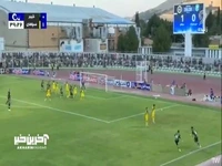 ضربه سر گودرزی از کنار دروازه اخباری به بیرون رفت