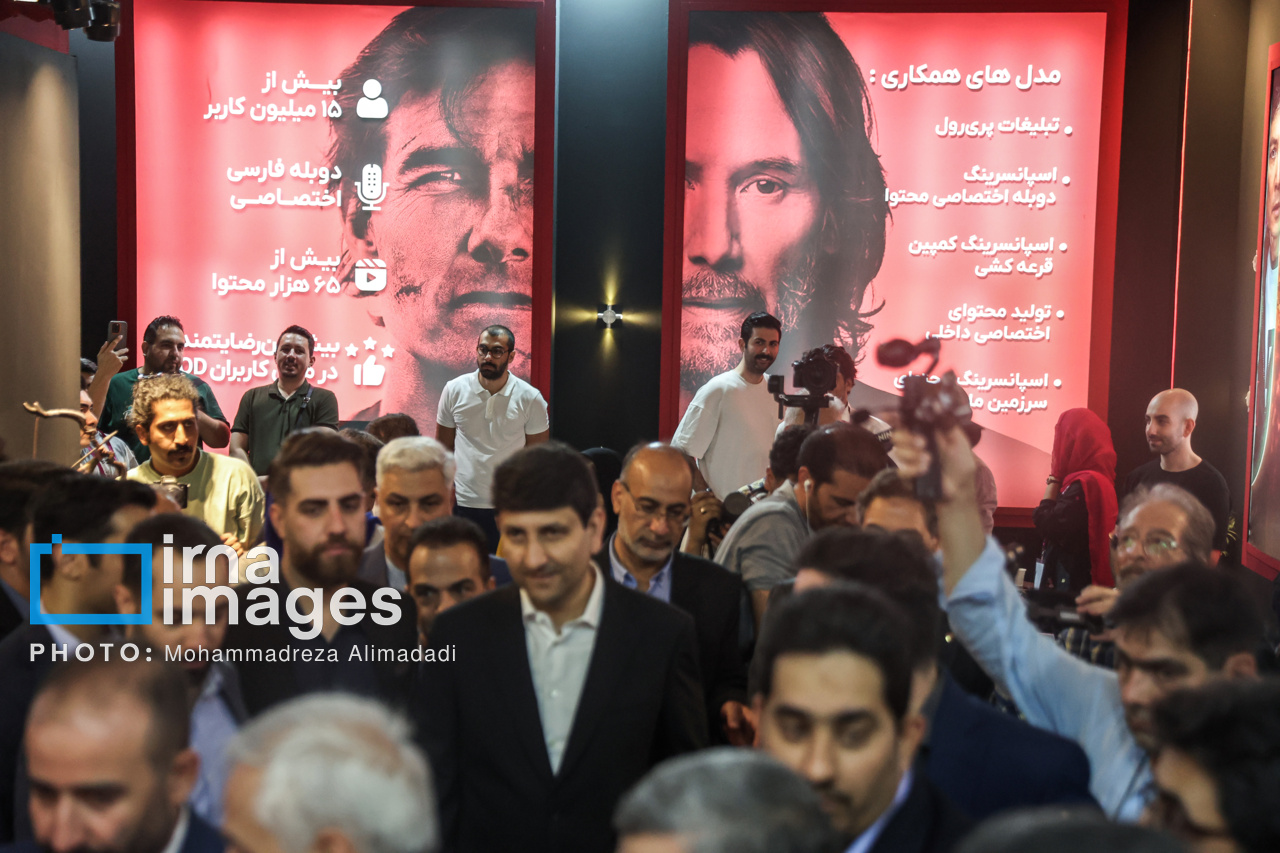 حواشی افتتاح نمایشگاه الکامپ
