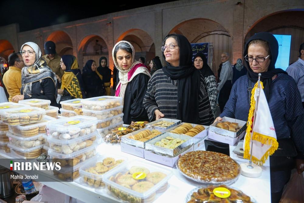 جشنواره کلمپه در میدان تاریخی ارگ کرمان