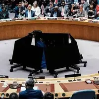 کیهان: پای منافع ملی محکم بایستید، دشمن باج می خواهد