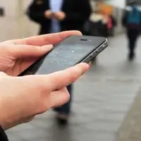 قاپیدن گوشی یک کشیش انگلیسی حین موعظه