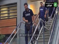 لحظه بازگشت ملی پوشان والیبال به کشور و سلفی با هواداران