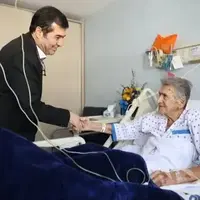 عیادت وزیر ورزش از مدافع تیم ملی و استقلال