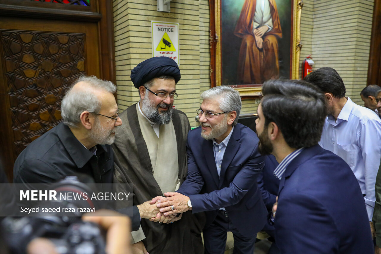 چهره‌های سیاسی در مراسم ترحیم مادر حدادعادل