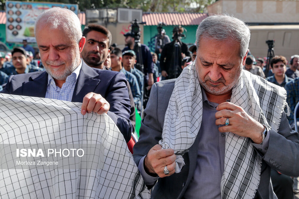 آیین نواختن زنگ مقاومت در تهران
