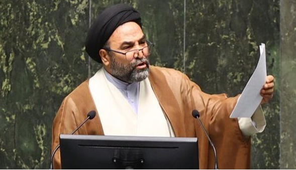 نماینده ارومیه: بانک مرکزی کنترل واردات و صادرات را از دست داده است