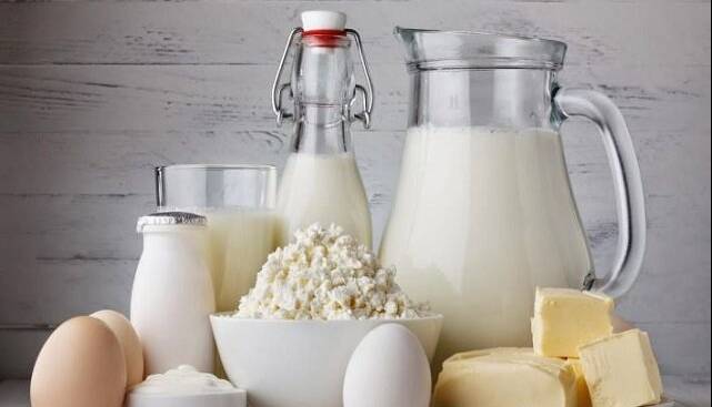 زنان باردار لبنیات فله‌ای مصرف نکنند