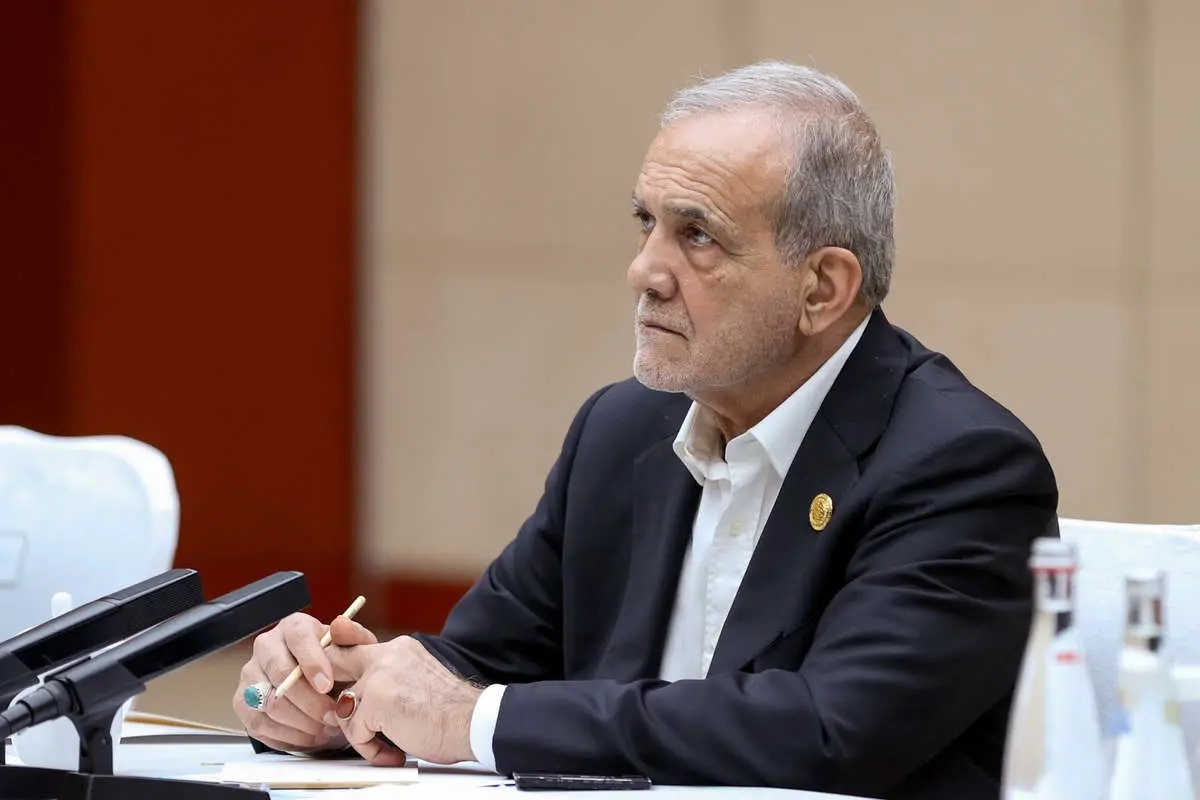 پزشکیان: هرگز به مذاکره‌ای که ما را درگیر مسایل و مشکلات جدید کند تن نخواهیم داد