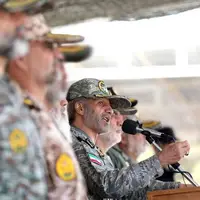 فرمانده کل ارتش: دشمن را زیر نظر داریم و با هر کار اشتباه او به شدت برخورد خواهیم کرد