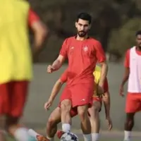 بازیکن پرسپولیس همچنان دور از میادین