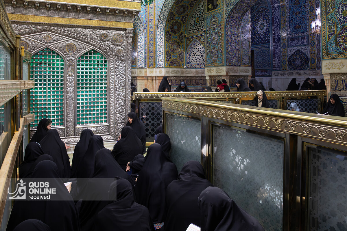 غبارروبی مضجع مطهر امام رضا(ع)
