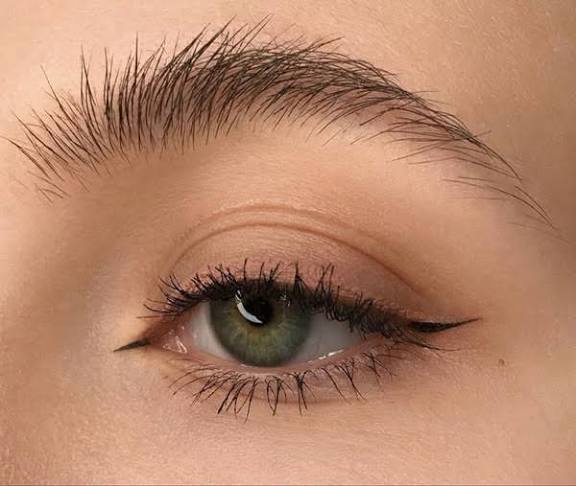 مکاپ چشم خطی دخترانه