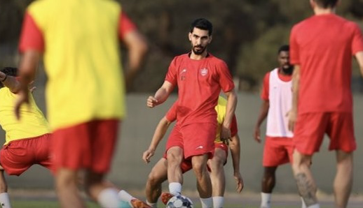 بازیکن پرسپولیس همچنان دور از میادین