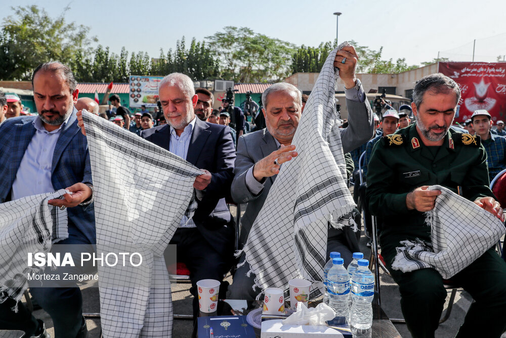 آیین نواختن زنگ مقاومت در تهران