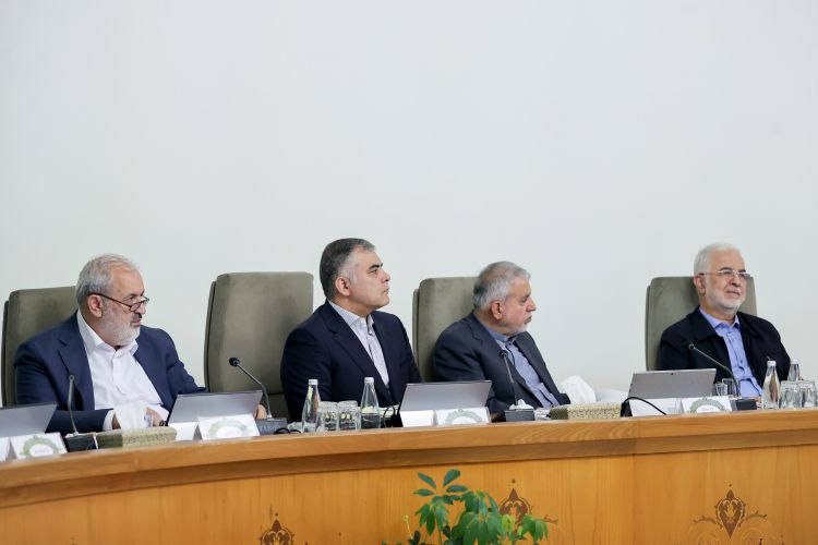عکس/  اولین جلسه هیئت دولت پس از بازگشت پزشکیان از نیویورک