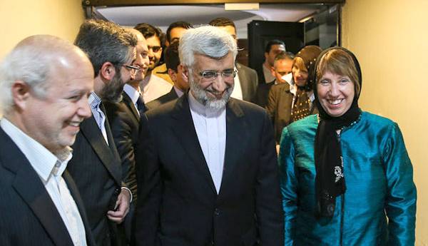 کیهان: مدعیان اصلاحات از اروپا شکست عشقی خوردند، یقه جلیلی را گرفته‌اند!