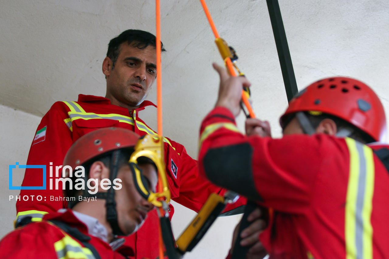 عکس/ آتش نشان؛ نماد ایثار