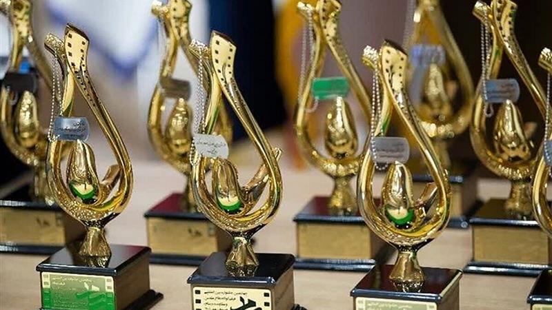 آیین اختتامیه نخستین رویداد فیلمنامه نویسی "ایران وطن من" در اراک برگزار شد