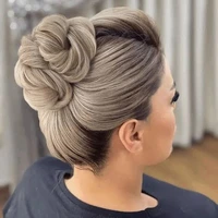 یک شنیون ساده و شیک