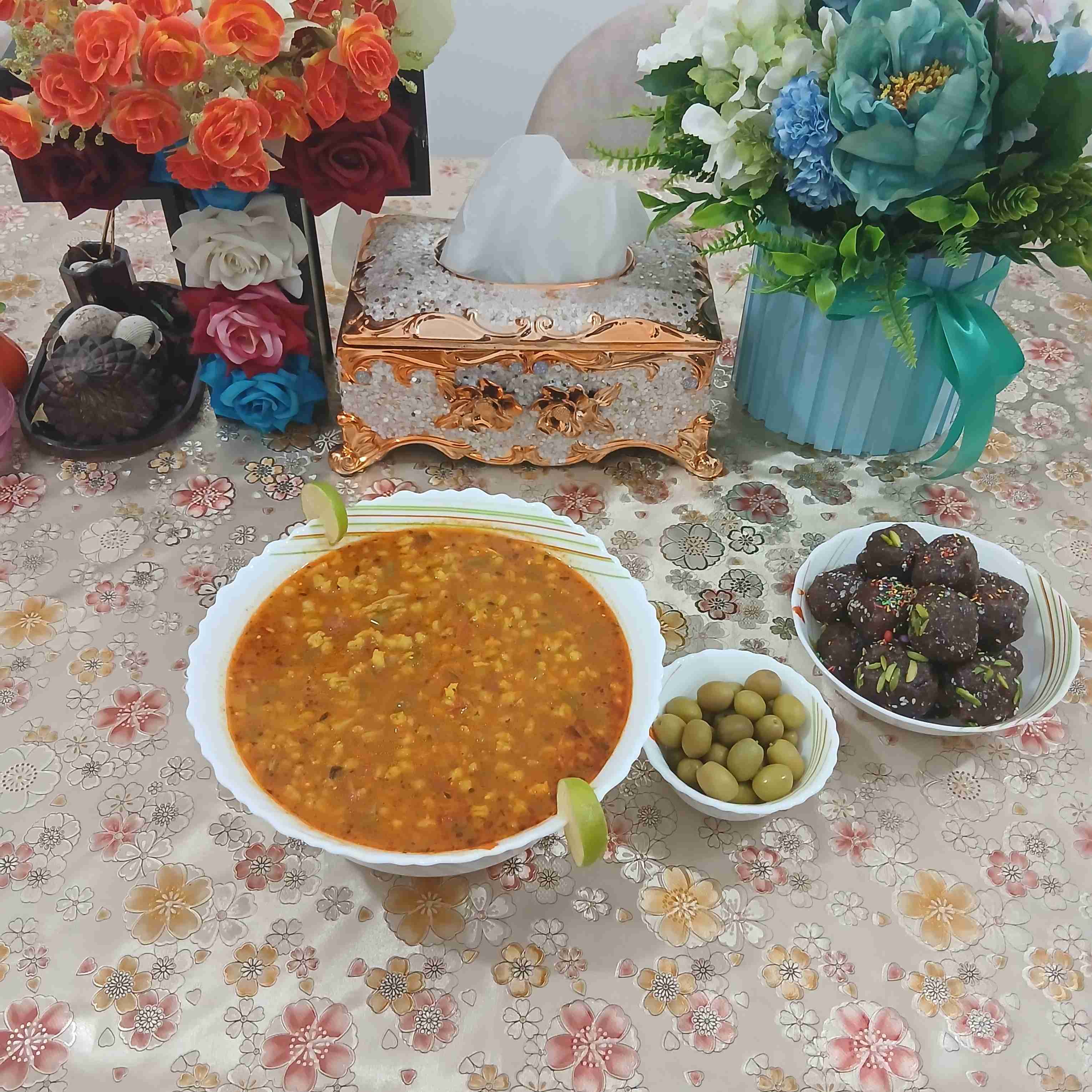 خوشمزه نهارامروزمون سوپ جو،تقدیم نگاه گرمتان 😋😋🌹🌺امیدوارم دراین تاریخ رندوزیباتقدیرتون بلند،عاقبتتون بخیر،حال دلتون خوب،دعاهاتون مستجاب وبهترینهانصیبتون،روزوشب شماخوش،شبتون به نیکی 💫💫💫🌙🌙🌹🌺🌹🌺دست‌پخت کدبانوی عزیزومهربون خونم 😋🥰😍💕🫶😘💞❤️🫶🤍🥰😘🍀🍀