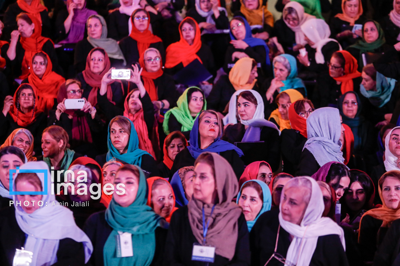 اجرای گروه کُر مادران شهر تهران