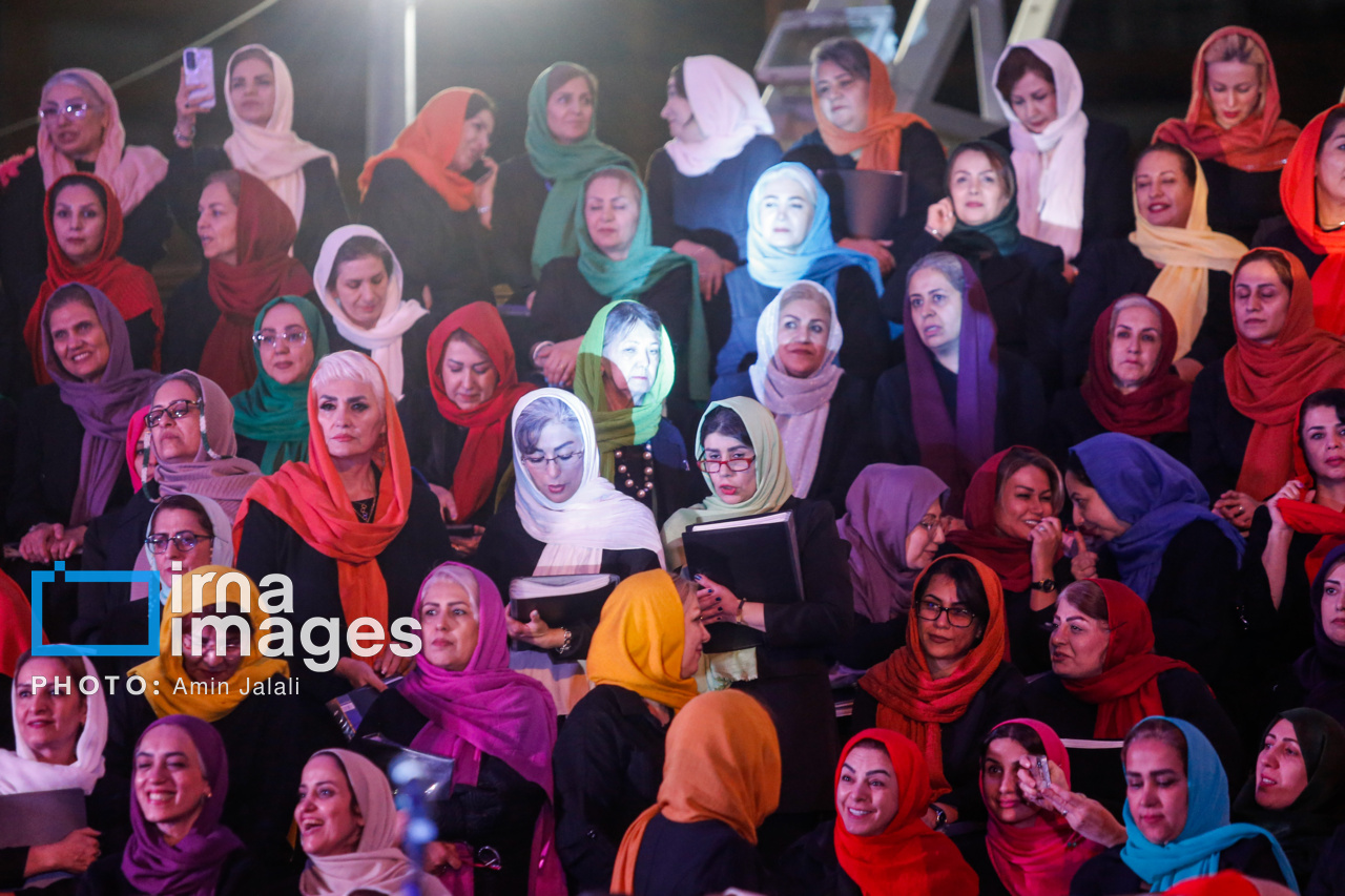 اجرای گروه کُر مادران شهر تهران