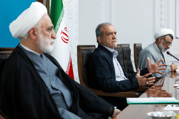 جلسه شورای عالی انقلاب فرهنگی