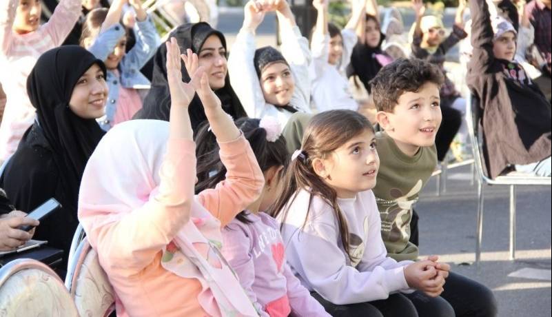 ائلگلی تبریز در تسخیر خندههای کودکان؛ اجرای برنامه نمایشی «تریلی سیار کانون»