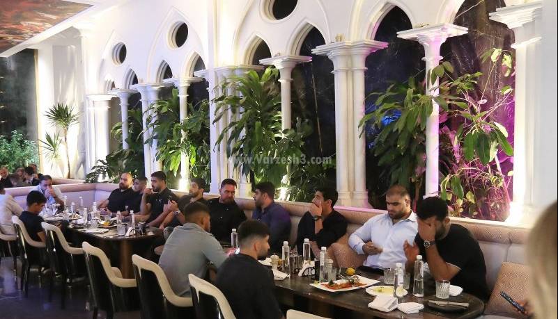 قهرمانان کشتی جهان میهمان یک استقلالی