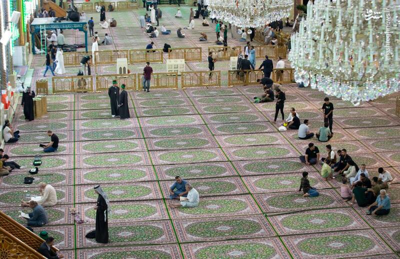 تعویض فرش‌های حرم امام حسین(ع)