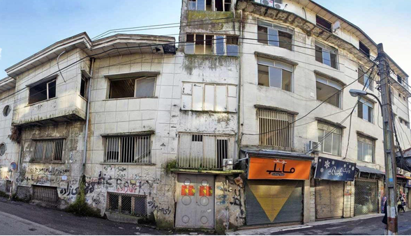 دیوارهای فرسوده ادارات؛ زخمی بر چهره شهرکرد