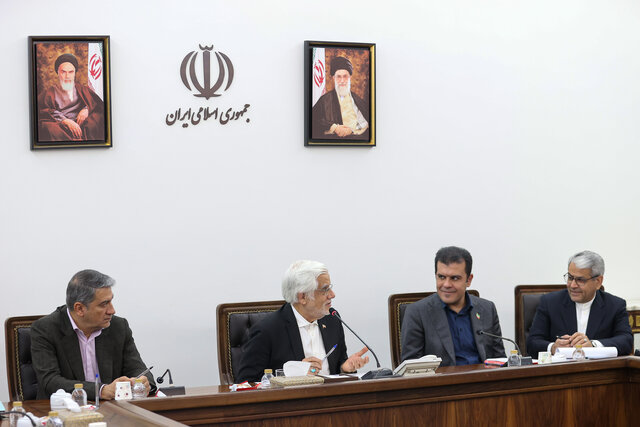 عارف: برنامه‌های کاربردی‌سازی فناوری‌ها ظرف دو هفته به دولت ارائه شود