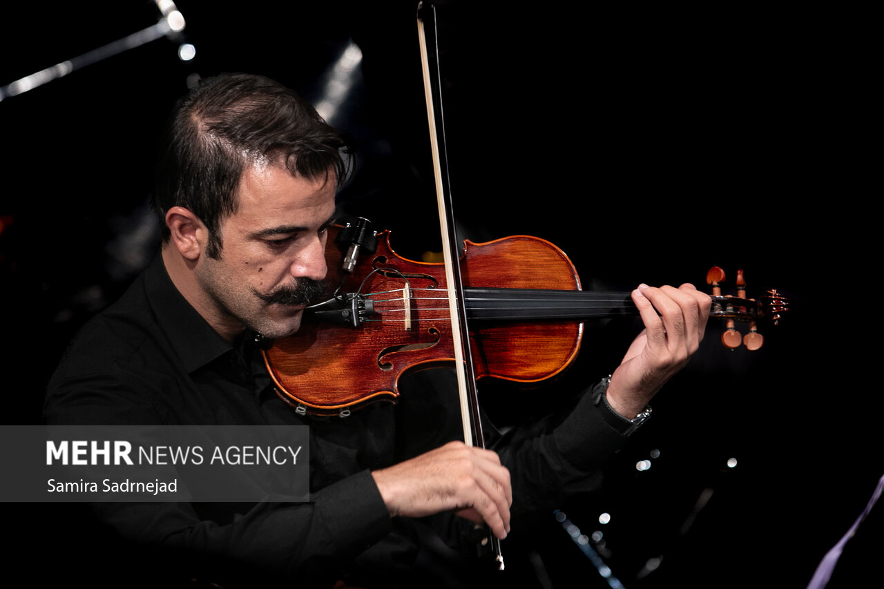 اجرای کنسرت «رستمزاد»