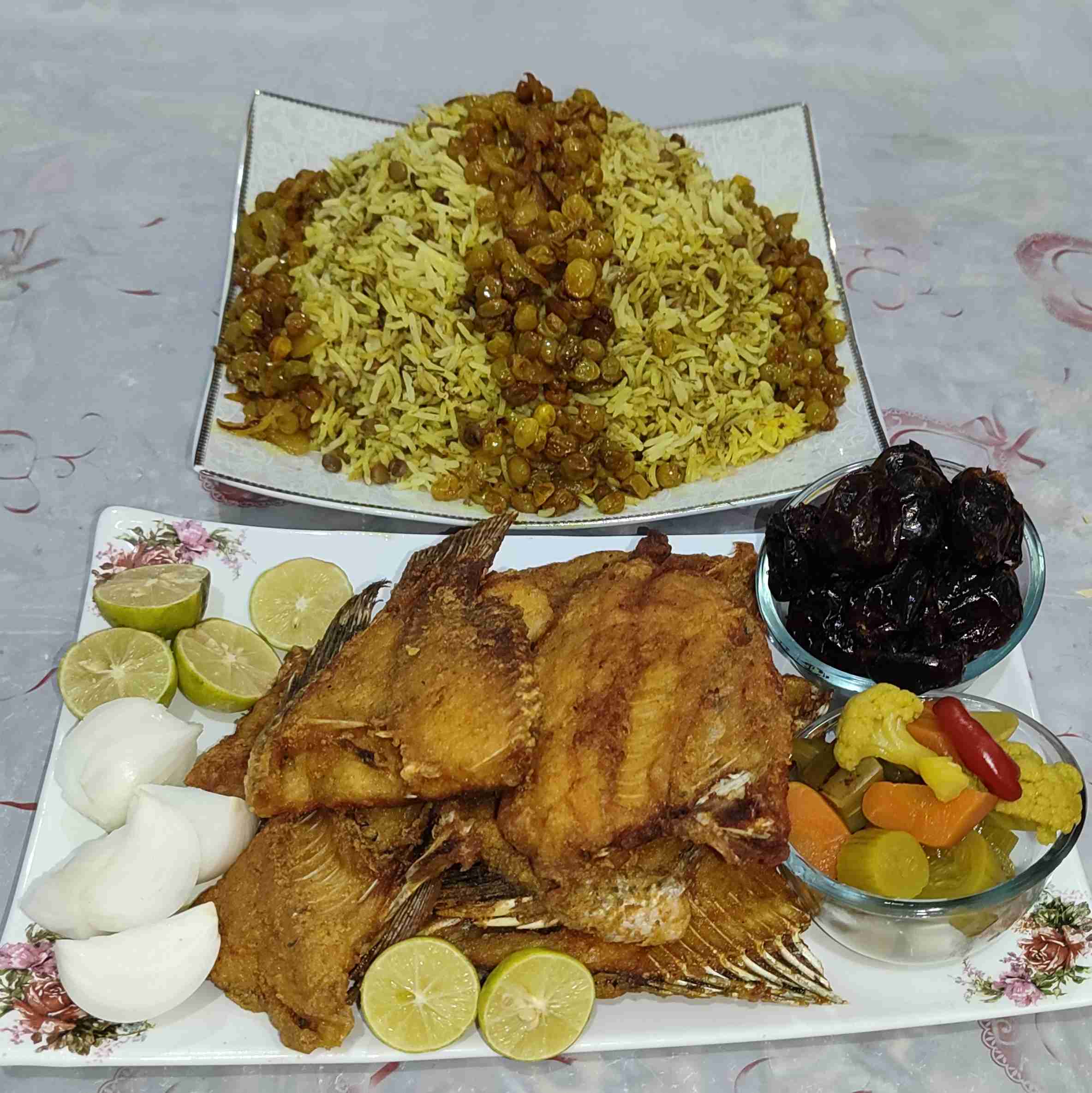 تایم ناهار😋تقدیم نگاه زیبا پسندتون بزرگواران🍁🐟🐟🐟🐟🍁  اوقات پاییزیتان خوش و باطراوت🌱🤍🌱