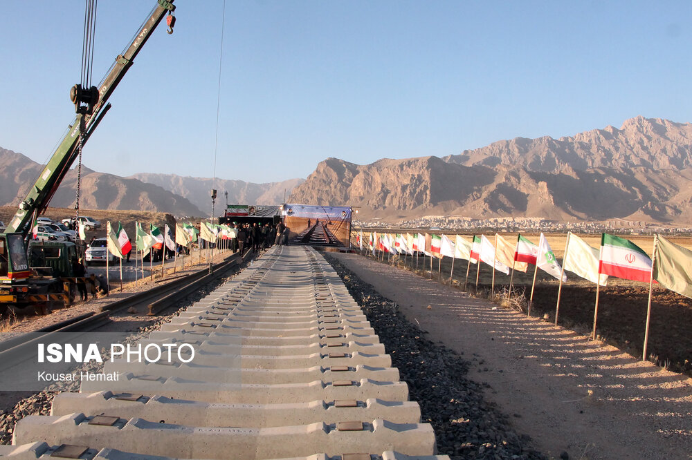 آغاز ریل‌گذاری راه‌آهن کرمانشاه - خسروی