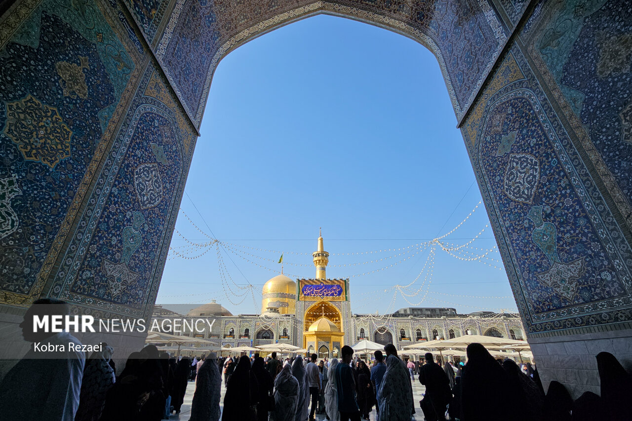 روز میلاد امام حسن عسکری(ع) در حرم امام رضا(ع)