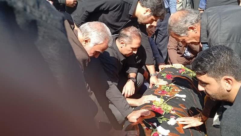 پیکر مادر شهیدان «حسینی مزینانی» در جوار سه فرزندش آرام گرفت