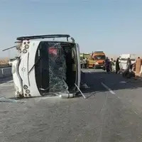 تصادف شدید اتوبوس با تریلی 